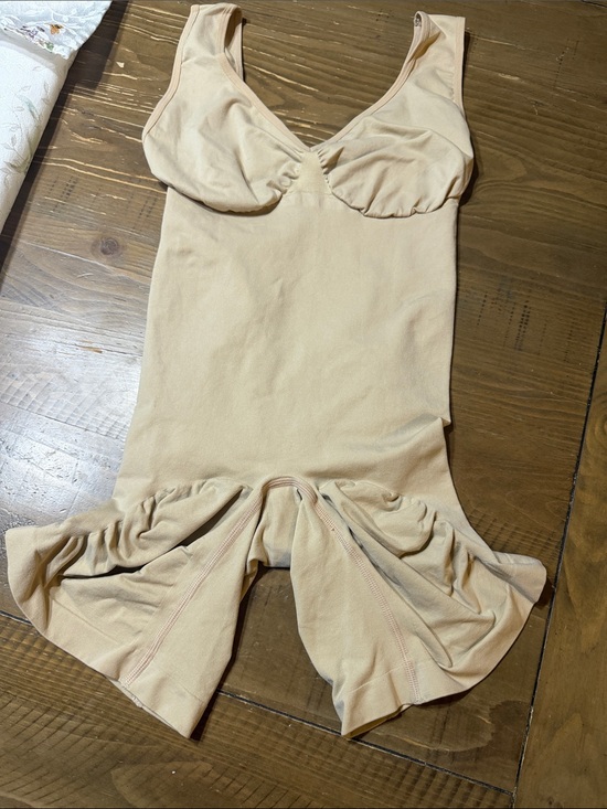 FEELINGIRL Other - Seamless Nude Shaping Slip with Built-In Bust Support
